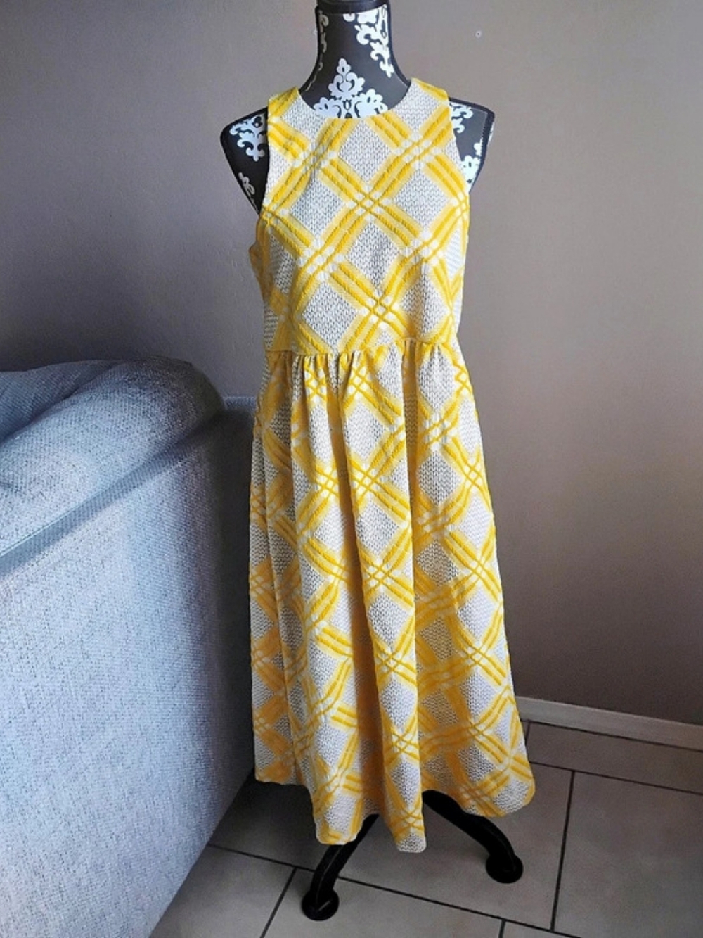 dRA Geometric Midi Dress in Yellow & White Size Medium